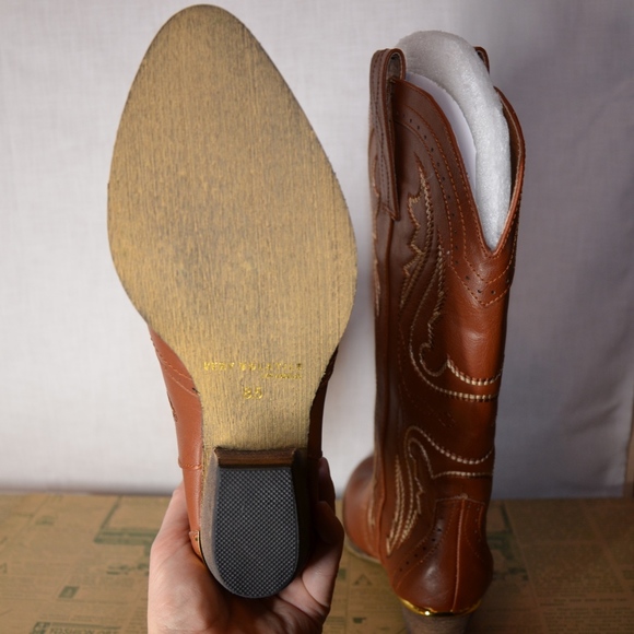 VERY VOLATILE Raspy Tan Cowboy Boots New - Picture 2 of 8